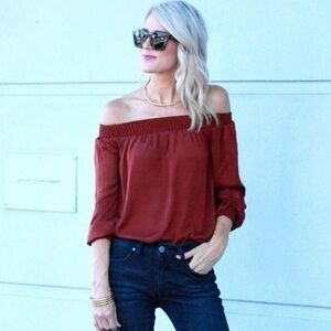 CABI 3690 Foxy Off Shoulder Blouse Size L